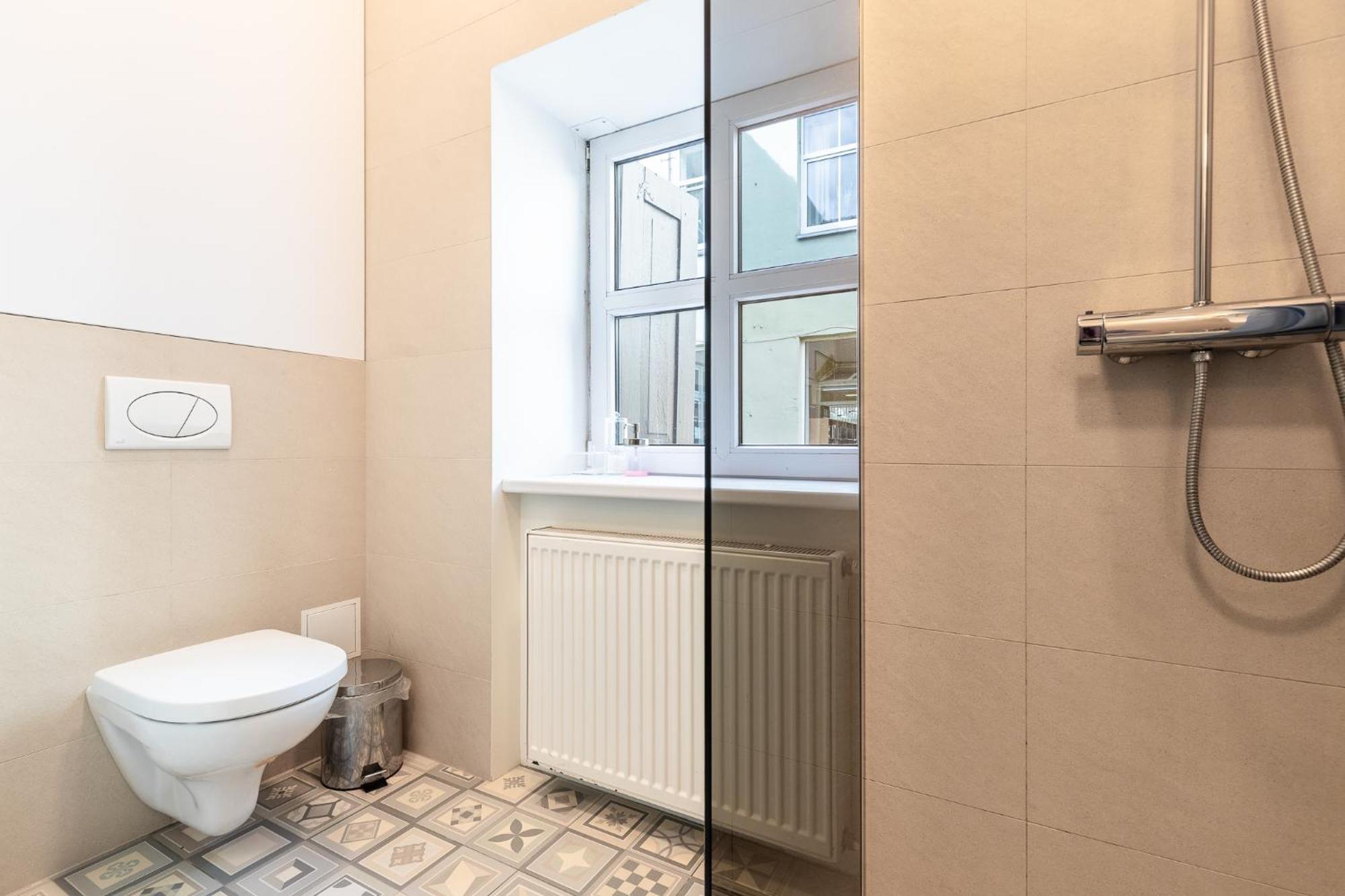 In The Heart Of The Old Town Vip Apartment ไคลเพดา ภายนอก รูปภาพ