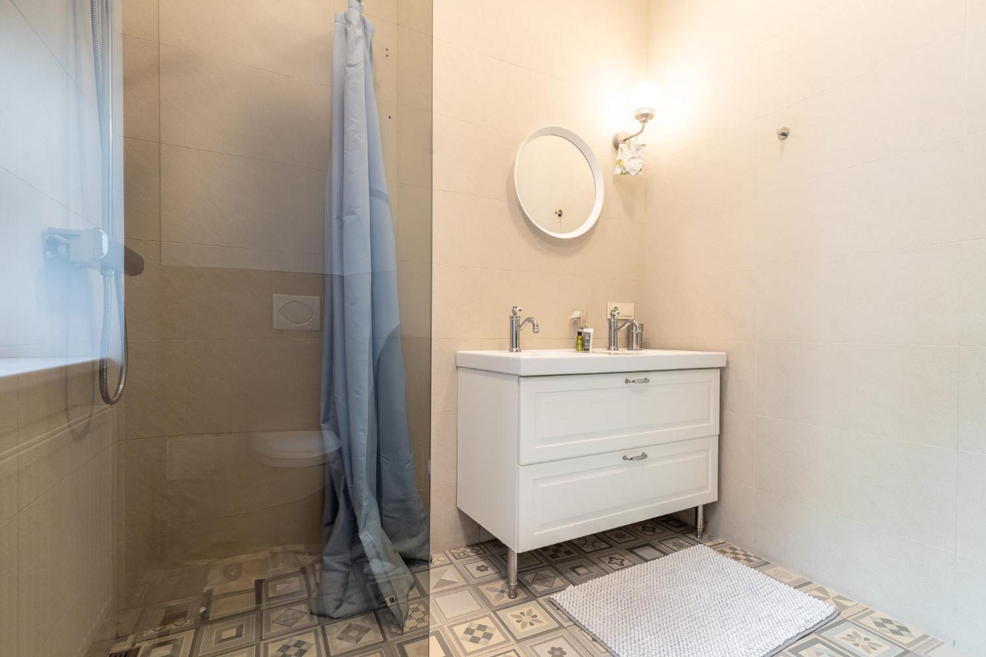 In The Heart Of The Old Town Vip Apartment ไคลเพดา ภายนอก รูปภาพ